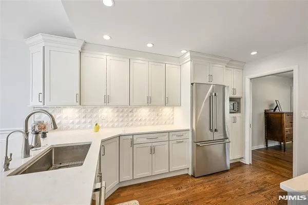 $1,129,999 | 619 Sargent Road, River Vale, NJ 07675