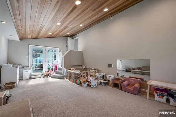 $1,129,999 | 619 Sargent Road, River Vale, NJ 07675