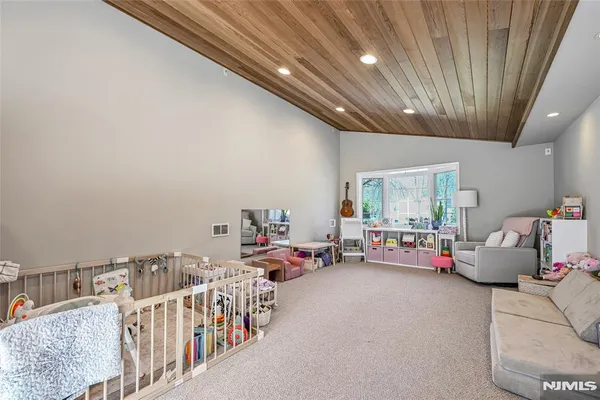 $1,129,999 | 619 Sargent Road, River Vale, NJ 07675