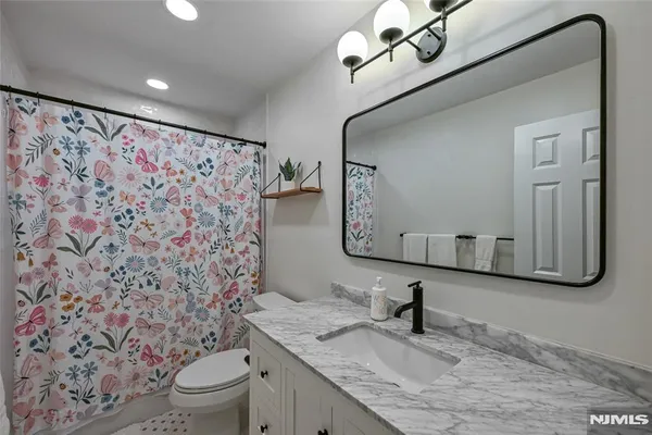 $1,129,999 | 619 Sargent Road, River Vale, NJ 07675