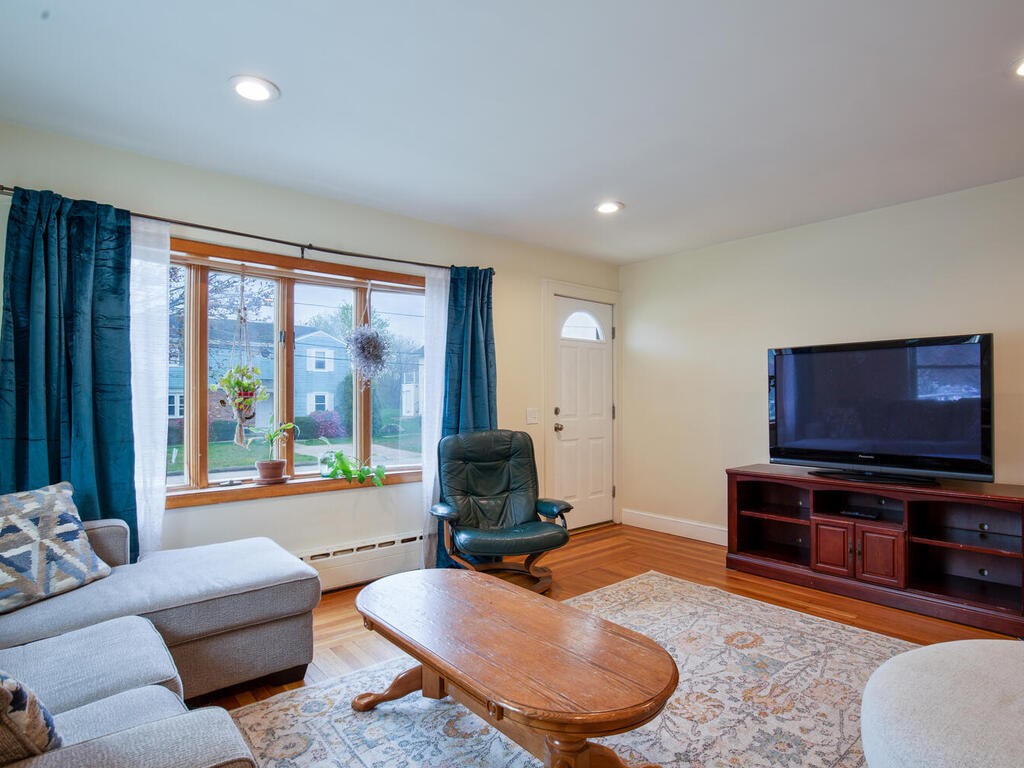 2 Thompson Avenue Westerly, RI 02891 - Photo 16 of 36 Gallery Image 16