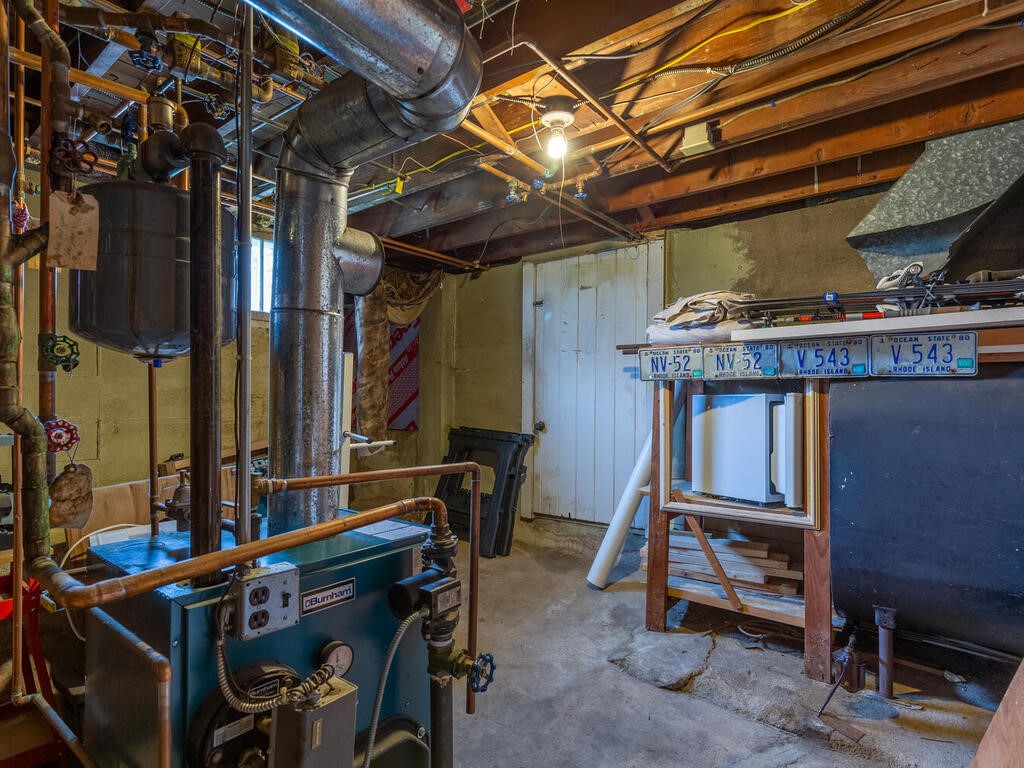 2 Thompson Avenue Westerly, RI 02891 - Photo 29 of 36 Gas heating system
