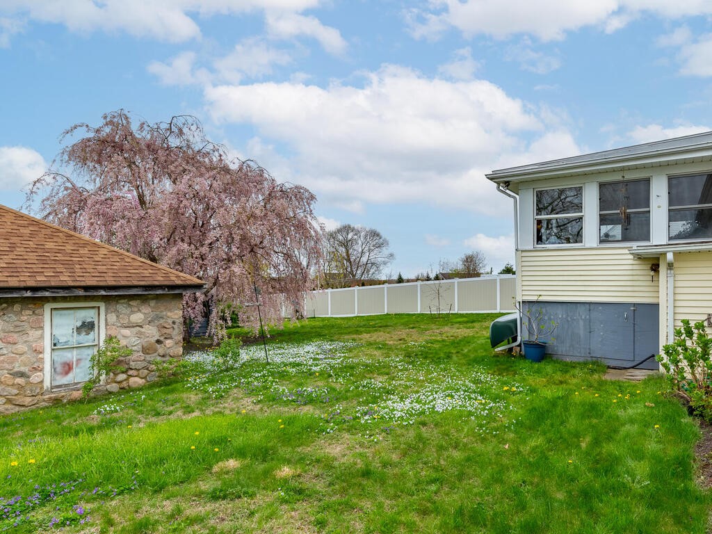 2 Thompson Avenue Westerly, RI 02891 - Photo 34 of 36 Gallery Image 34