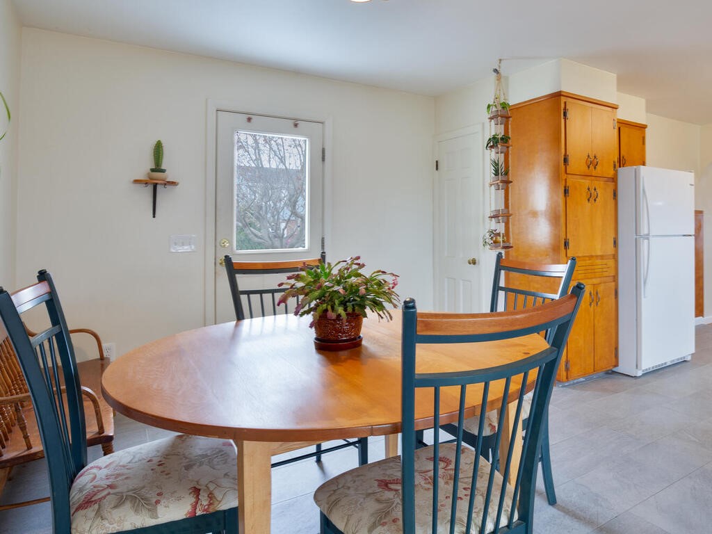 2 Thompson Avenue Westerly, RI 02891 - Photo 8 of 36 Gallery Image 8
