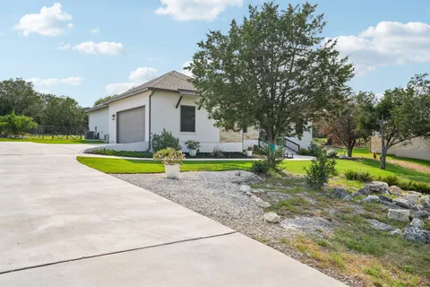 $685,000 | 134 High Point Circle, Spring Branch, TX 78070