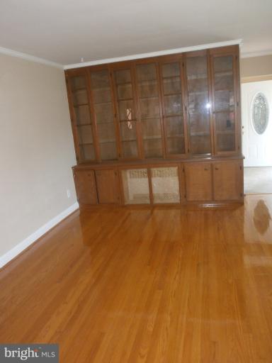 4517 Henderson Road Temple Hills, MD 20748 - Photo 3 of 23 Living Room