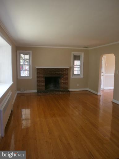 4517 Henderson Road Temple Hills, MD 20748 - Photo 8 of 23 Living Room