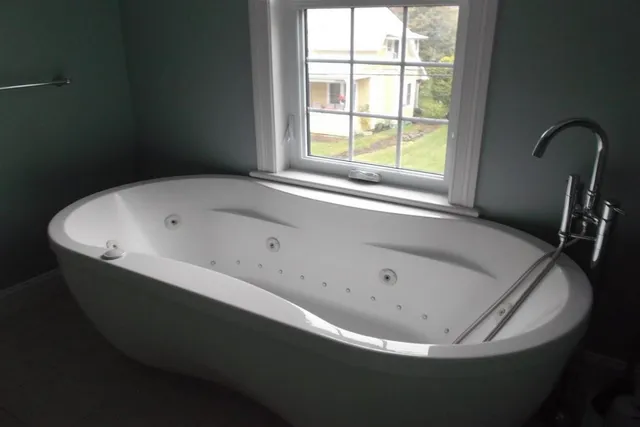 $3,200 | 52 Ferris Street, St. Albans, VT 05478