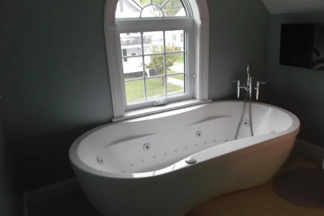 $3,200 | 52 Ferris Street, St. Albans, VT 05478