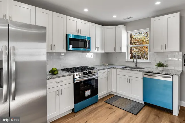 $2,300 | 104 West Park Avenue, Lindenwold, NJ 08021