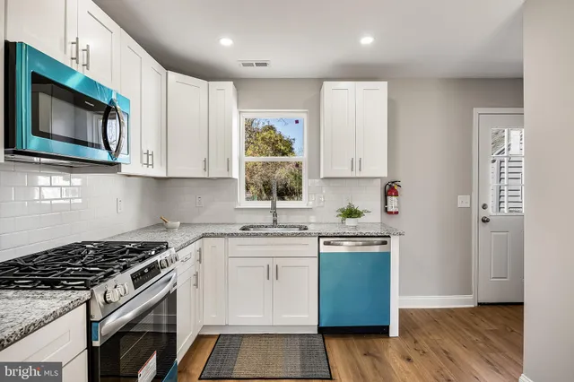 $2,300 | 104 West Park Avenue, Lindenwold, NJ 08021