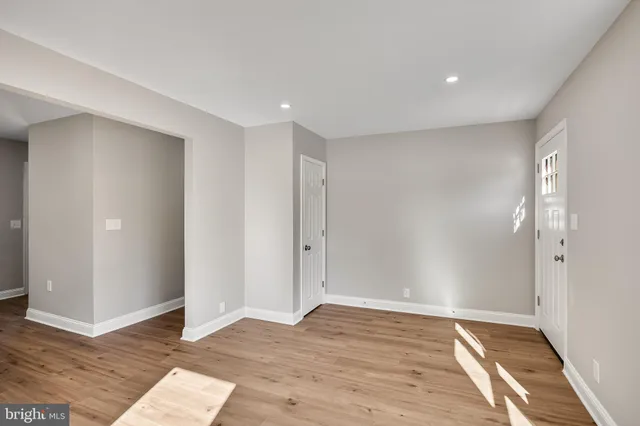 $2,300 | 104 West Park Avenue, Lindenwold, NJ 08021