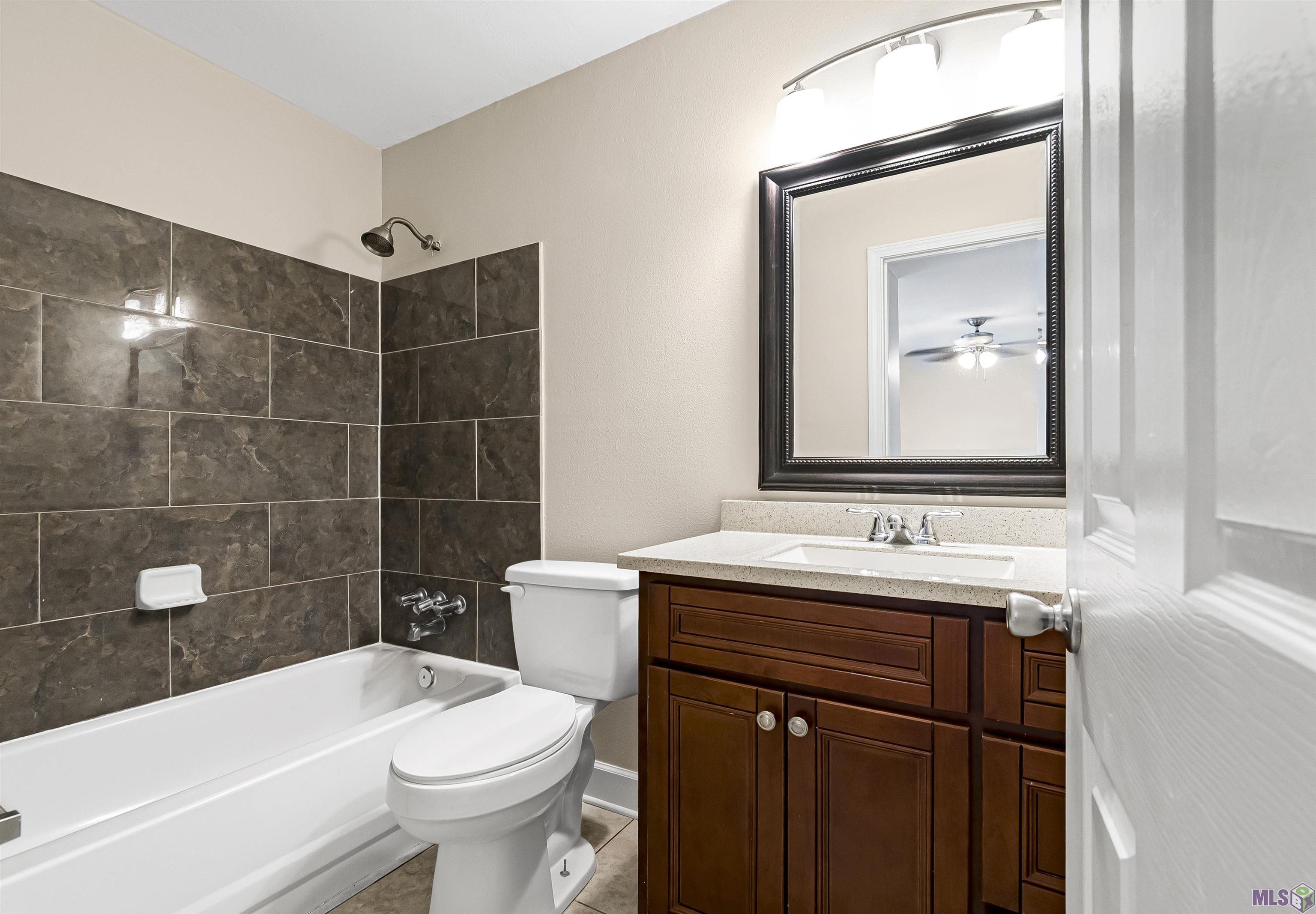 1066 Manson Drive, Unit D Baton Rouge, LA 70816 - Photo 4 of 9