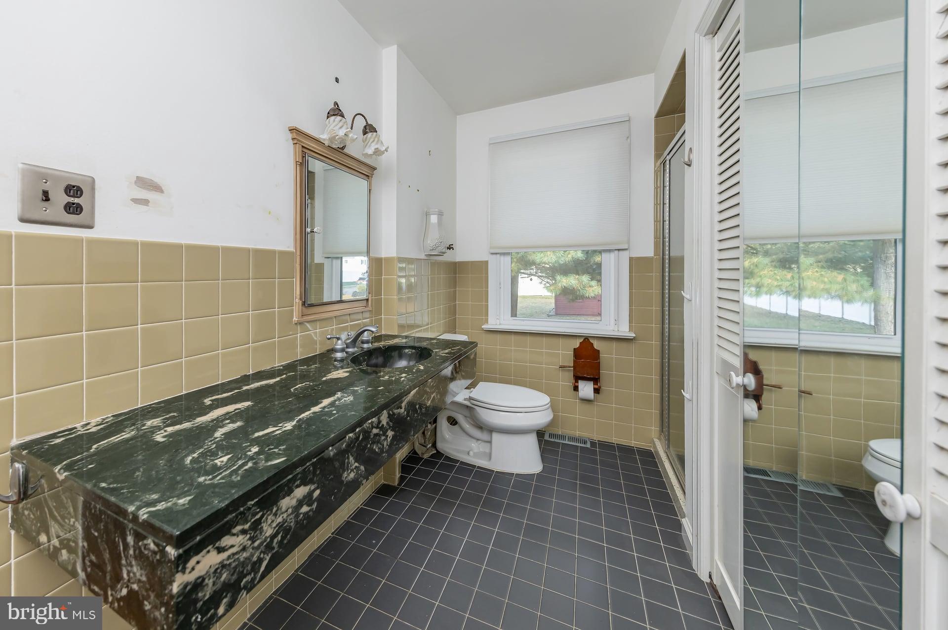 318 Johnson Road Blackwood, NJ 08012 - Photo 13 of 20 Full Bath #2
