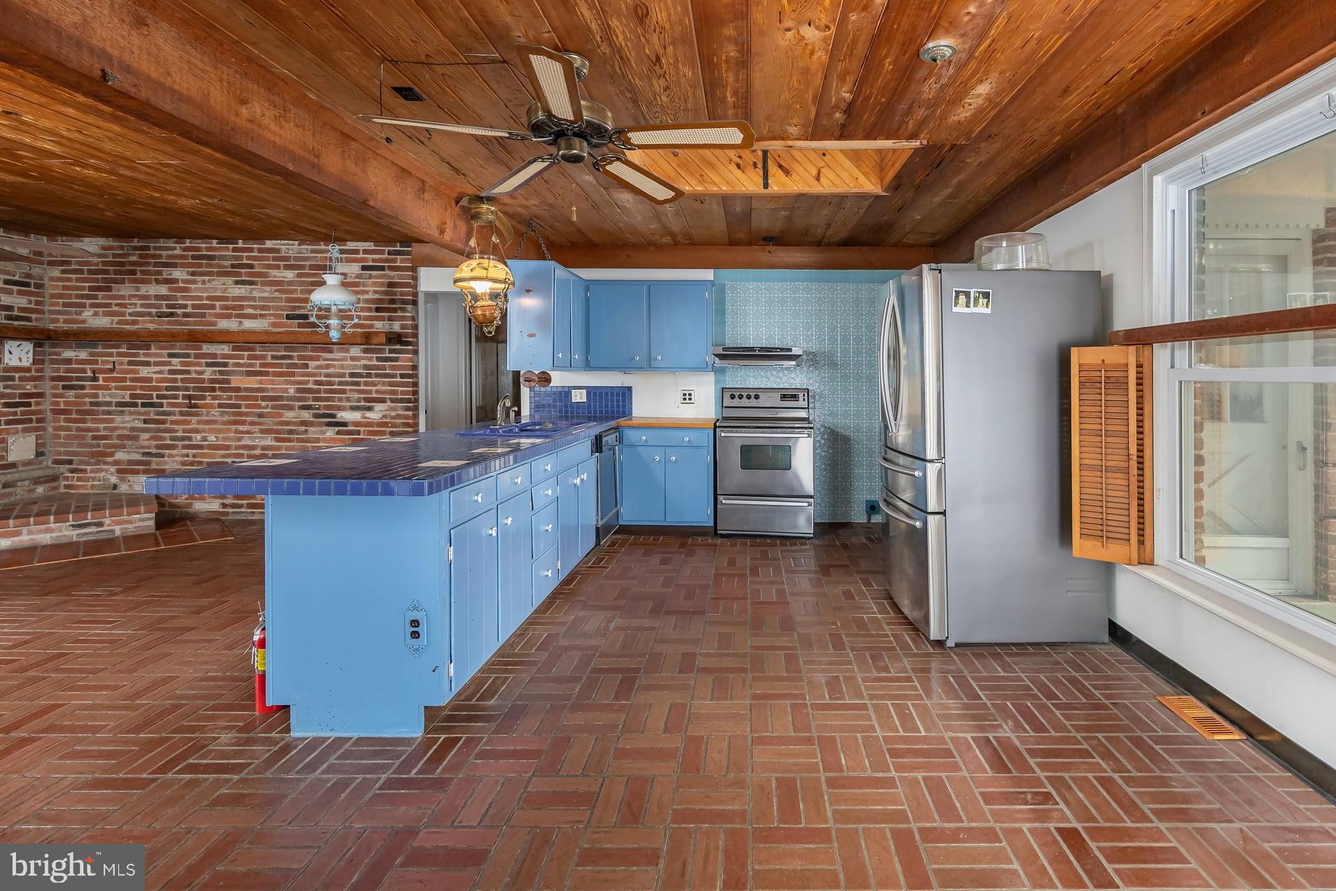 318 Johnson Road Blackwood, NJ 08012 - Photo 7 of 20 Gallery Image 7