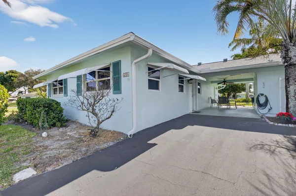$240,000 | 634 Hummingbird Lane, Delray Beach, FL 33445
