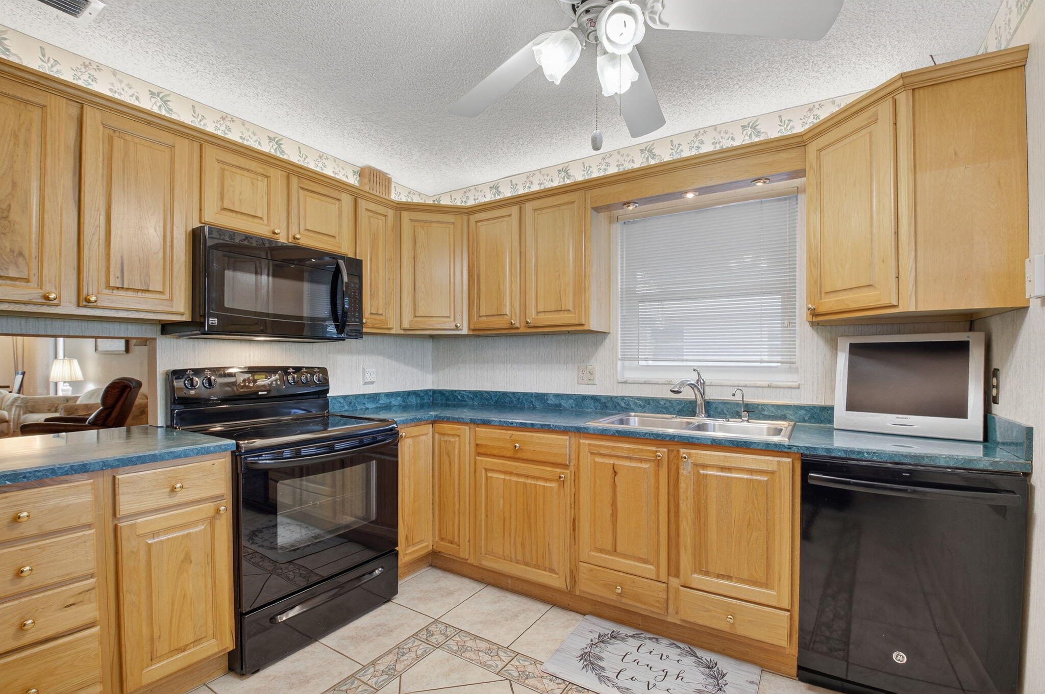 634 Hummingbird Lane Delray Beach, FL 33445 - Photo 15 of 37 16-web-or-mls-DSC_8434