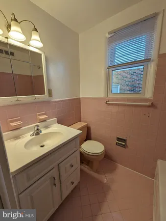 $1,350 | 910 Durard Road, Unit 2, Philadelphia, PA 19150