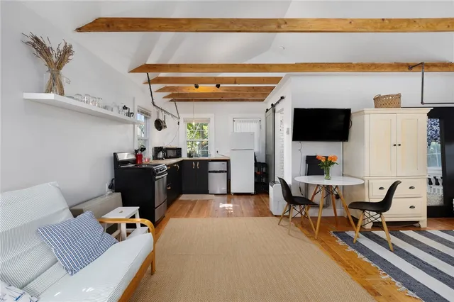 $1,850 | 109 Allston Avenue, Middletown, RI 02842