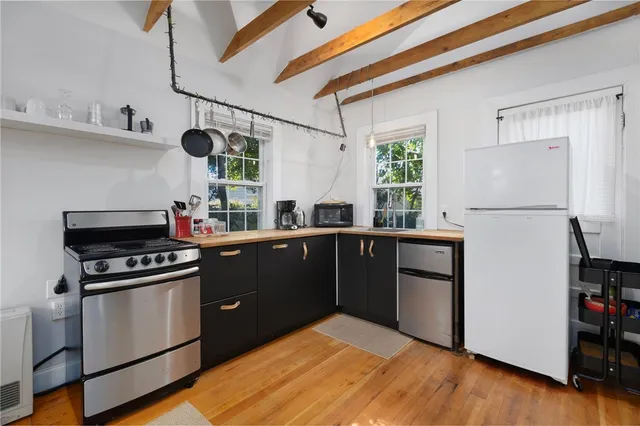 $1,850 | 109 Allston Avenue, Middletown, RI 02842