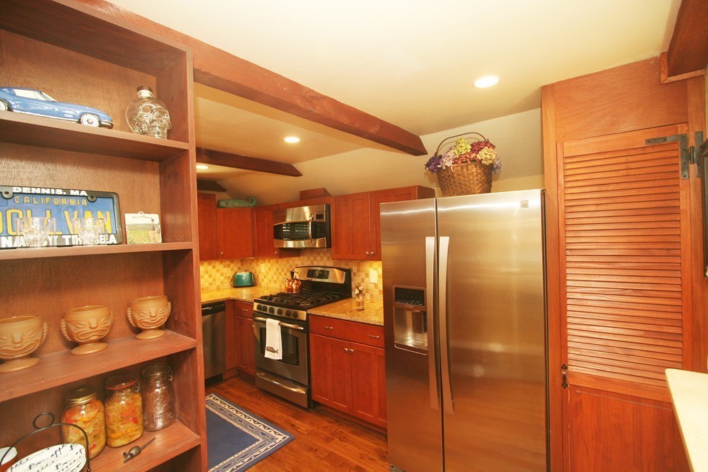 35 Holly Hill Road Barnstable, MA 02632 - Photo 8 of 22