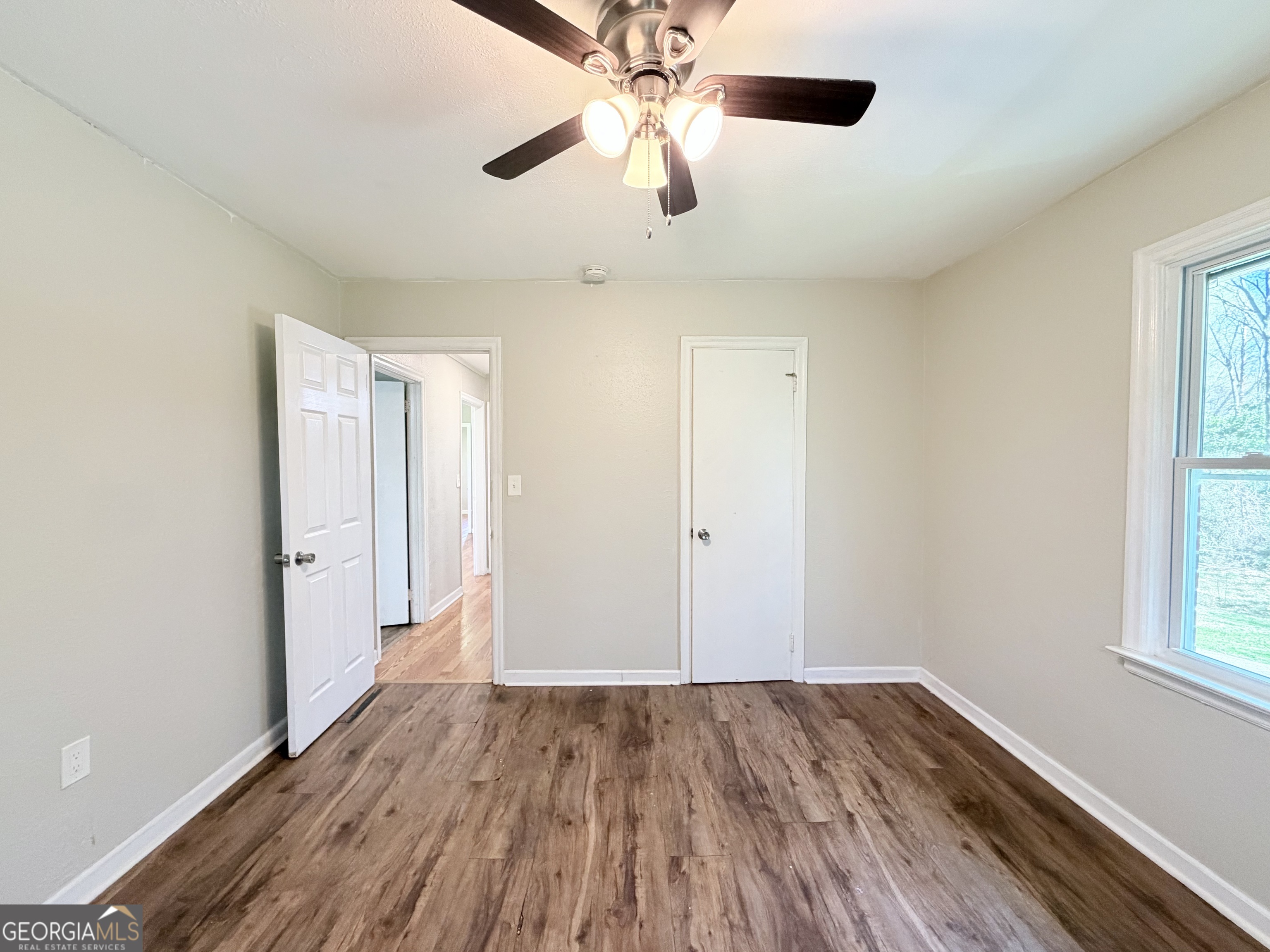 73 Cade Street Hartwell, GA 30643 - Photo 2 of 21