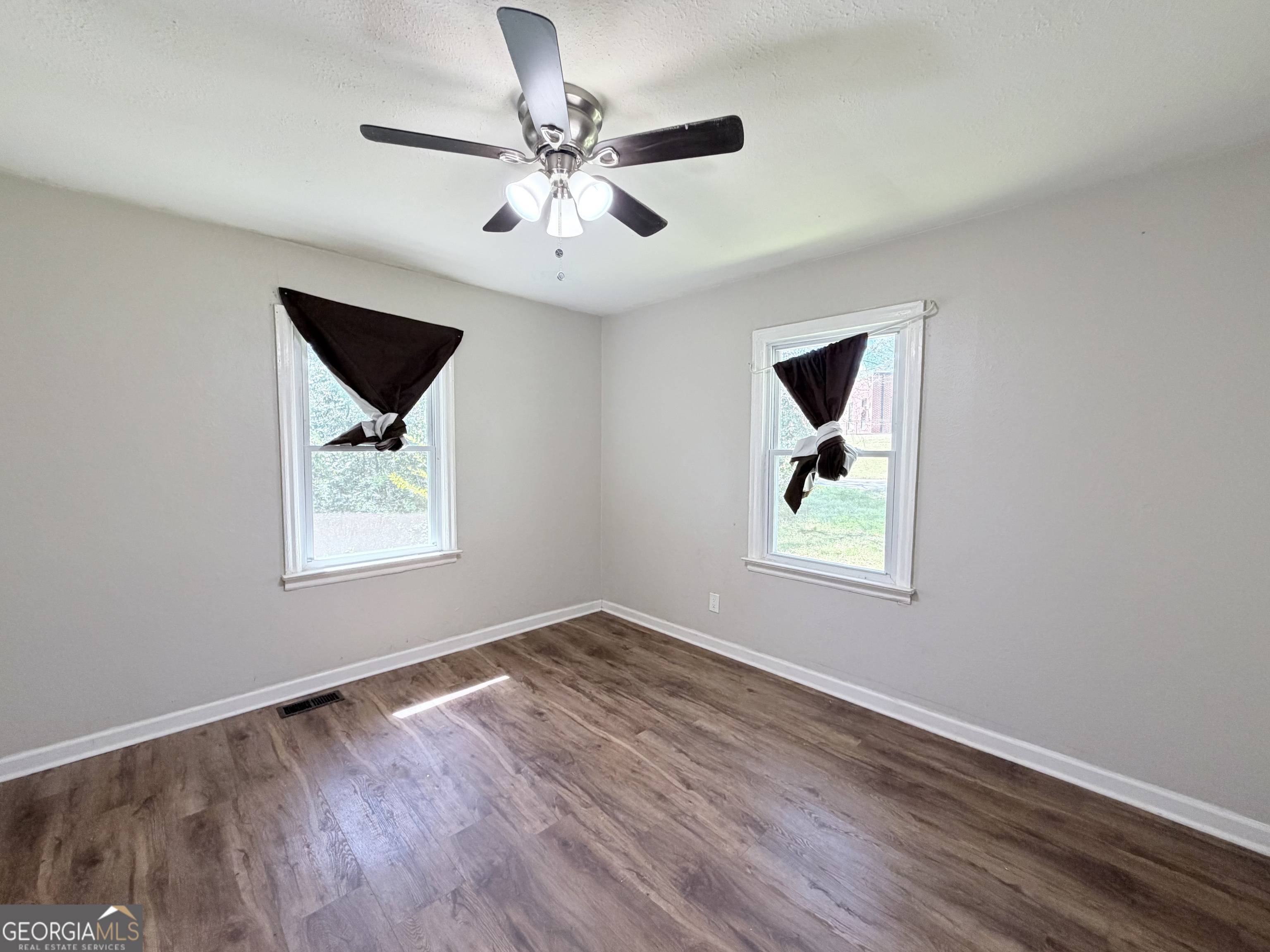 73 Cade Street Hartwell, GA 30643 - Photo 4 of 21