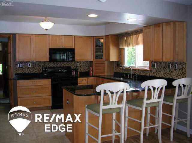 13414 Rohn Road Fenton, MI 48430 - Photo 3 of 20 21170122-2.JPG