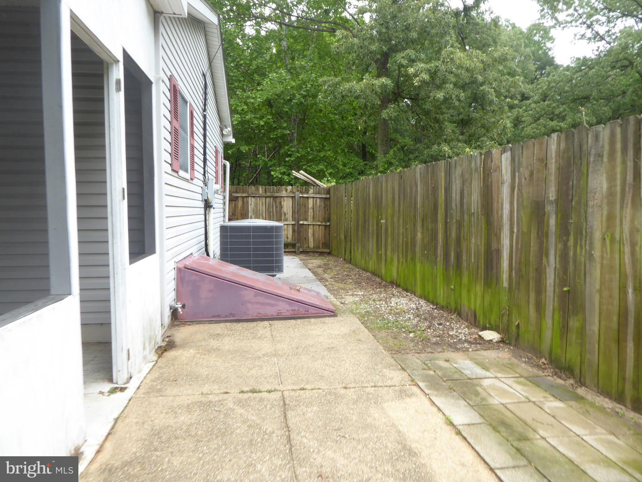 9332 Fort Smallwood Road Pasadena, MD 21122 - Photo 23 of 30 Exterior (Rear)