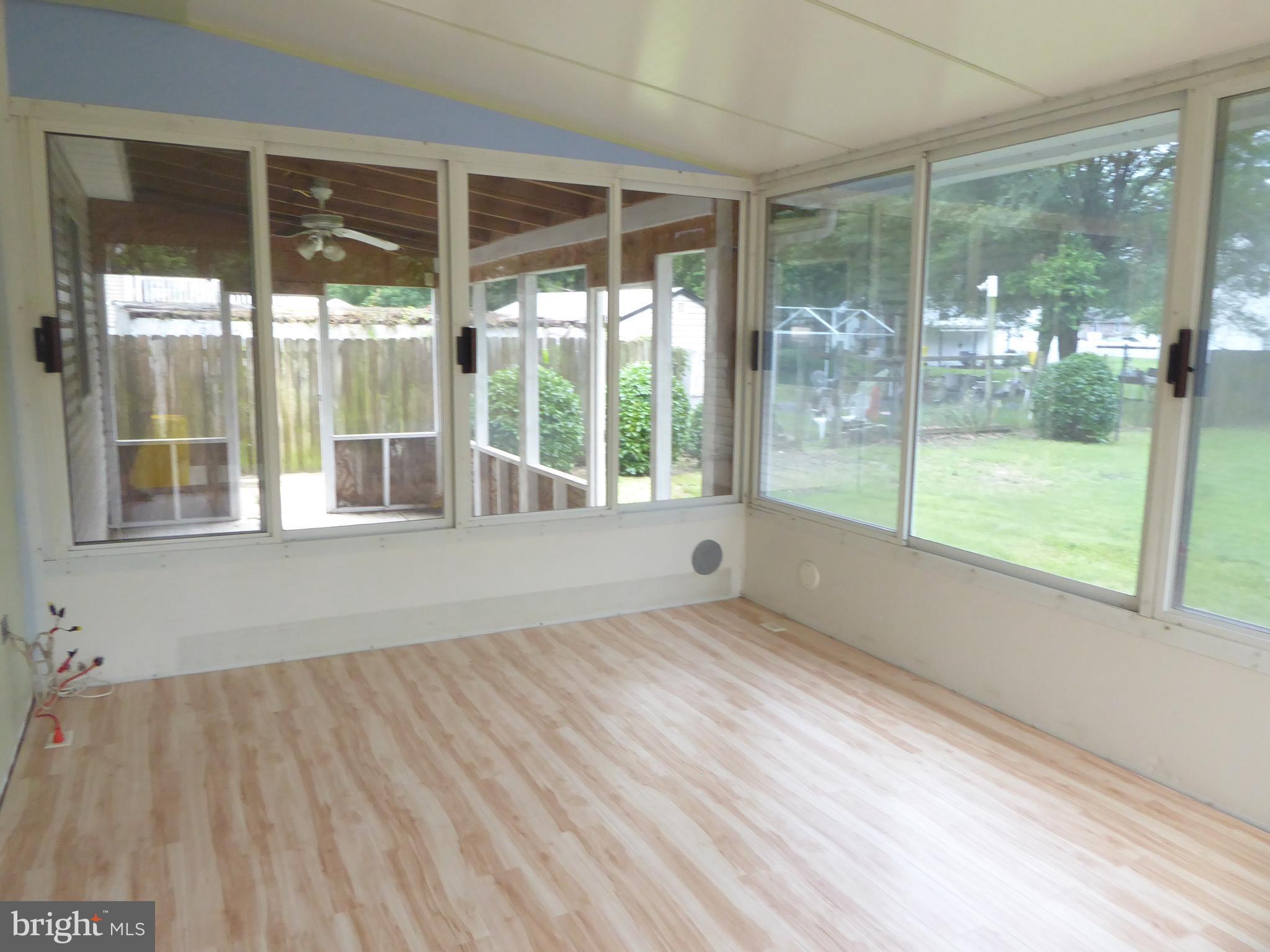 9332 Fort Smallwood Road Pasadena, MD 21122 - Photo 9 of 30 Interior (General)