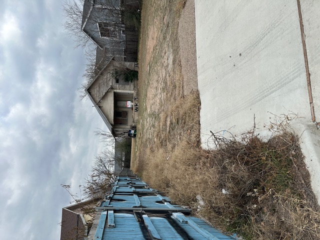 1167 Springdale Road Austin, TX 78721 - Photo 2 of 5 View of yard with a residential view