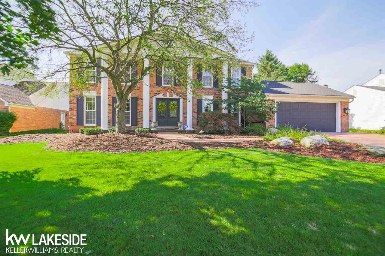 2437 Rancroft Beat Rochester Hills, MI 48306 - Photo 2 of 33