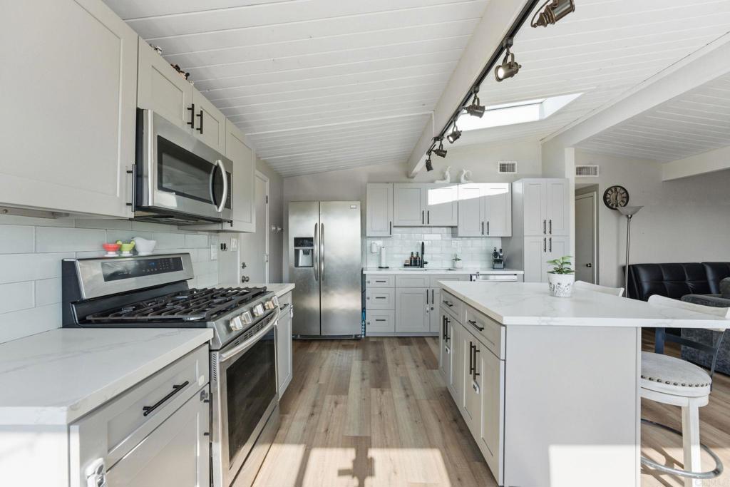 9838 Ivanho Street Spring Valley, CA 91977 - Photo 10 of 25 Gallery Image 10