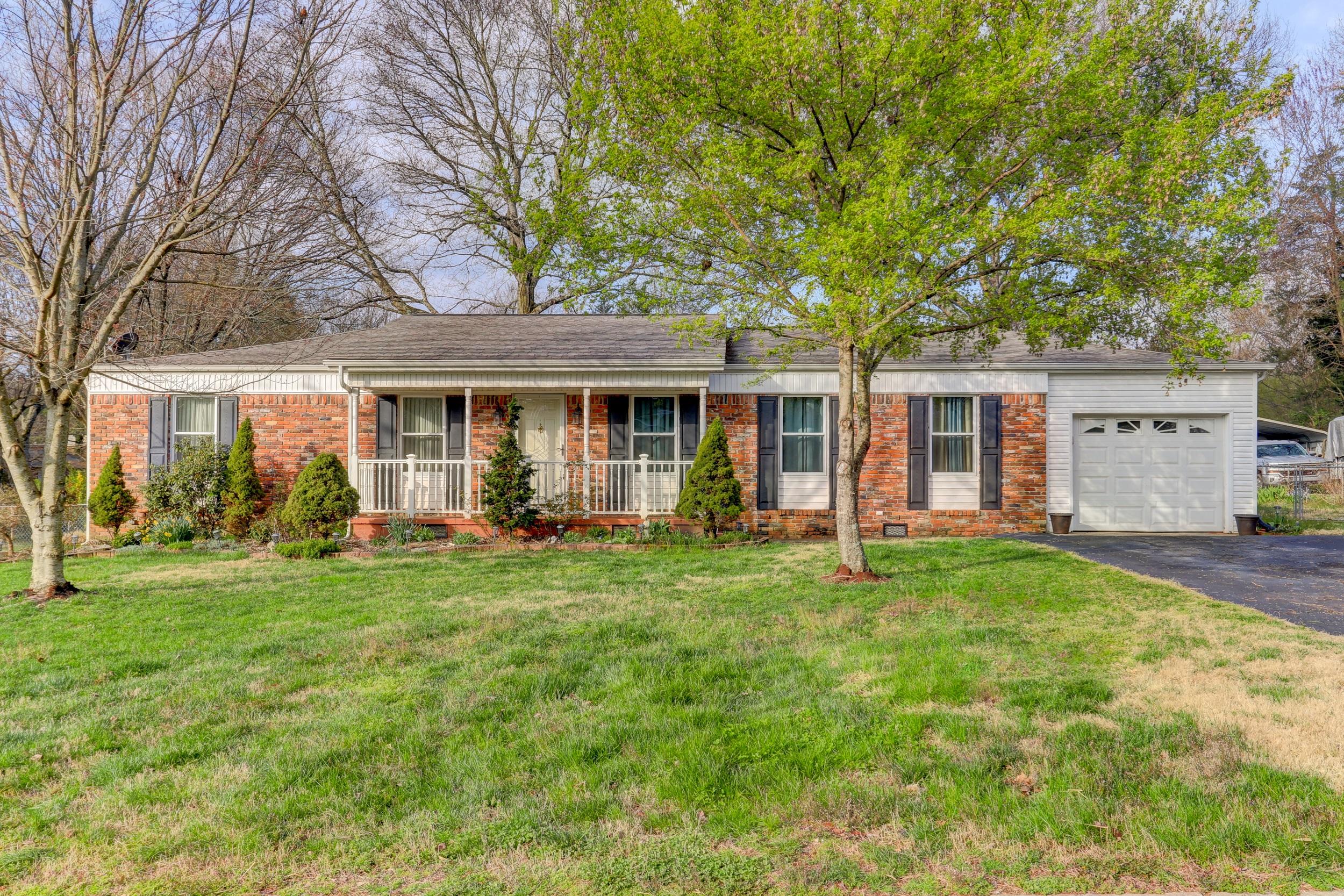 301 Engert Road Knoxville, TN 37922 - Photo 1 of 14 301 Engert Front of house