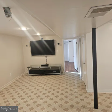 $1,450 | 616 Hollywood Avenue, Silver Spring, MD 20904