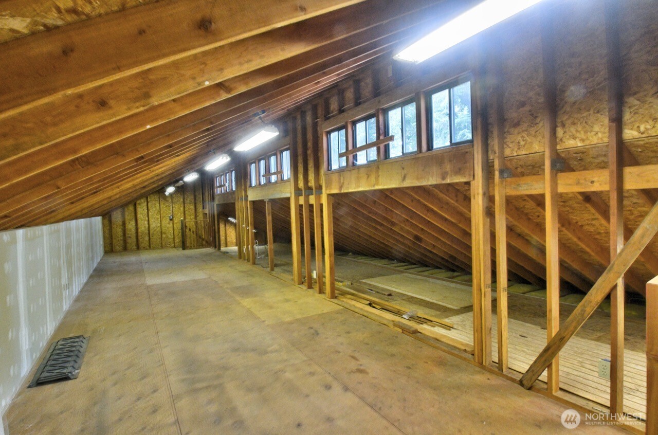 11125 Charm Road Southeast Rainier, WA 98576 - Photo 7 of 12 Gallery Image 7