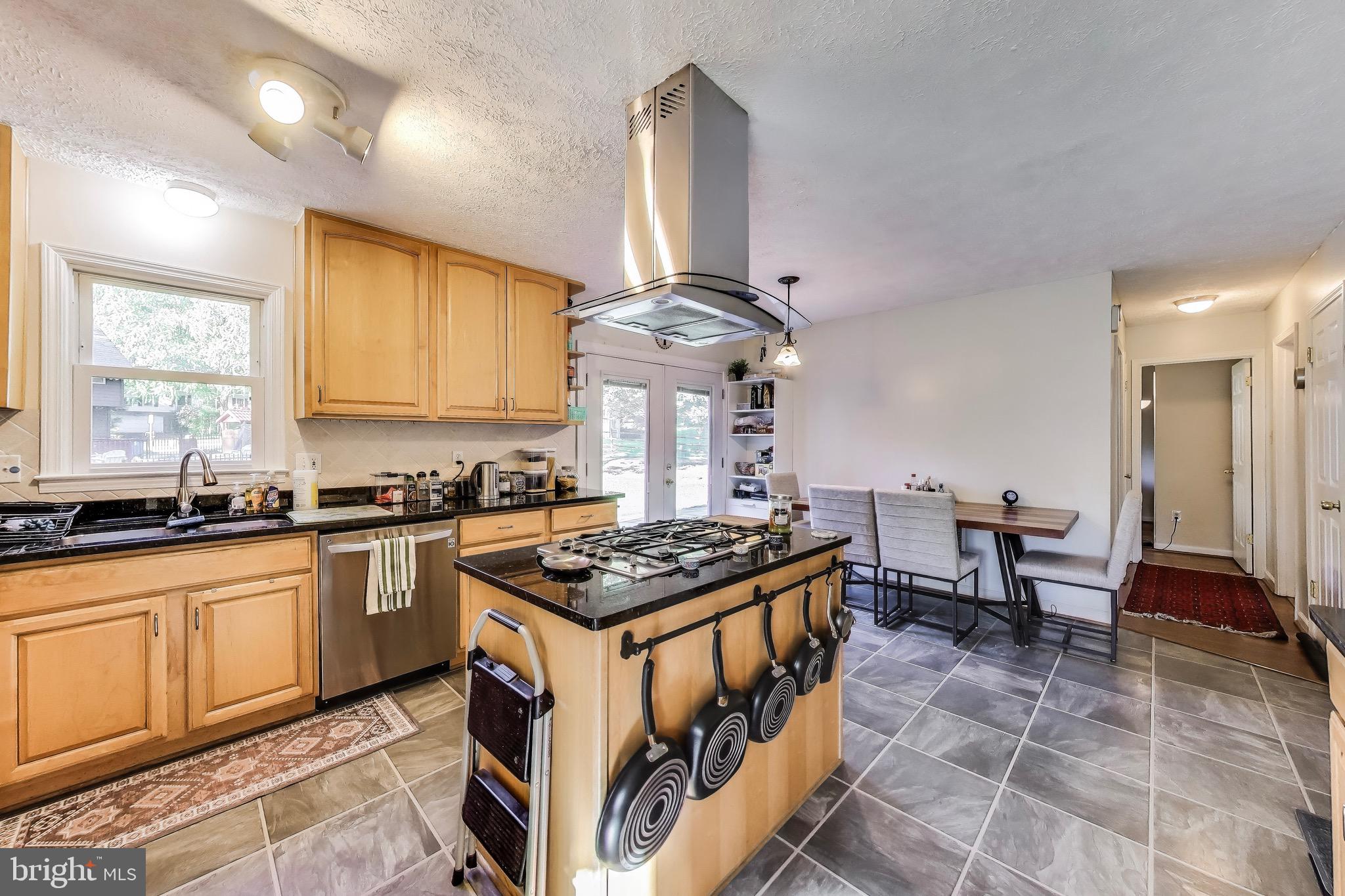 7726 Seven Locks Road Bethesda, MD 20817 - Photo 8 of 35