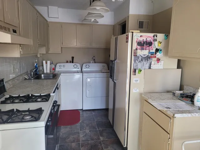 $129,000 | 41276 North Woodbury Green Drive, Belleville, MI 48111