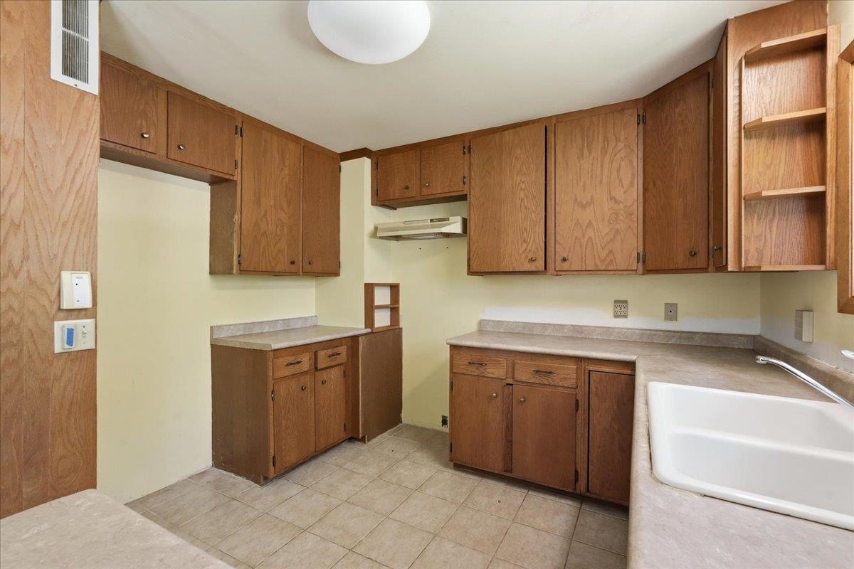 4938 Hickory Trail Middleton, WI 53562 - Photo 15 of 42