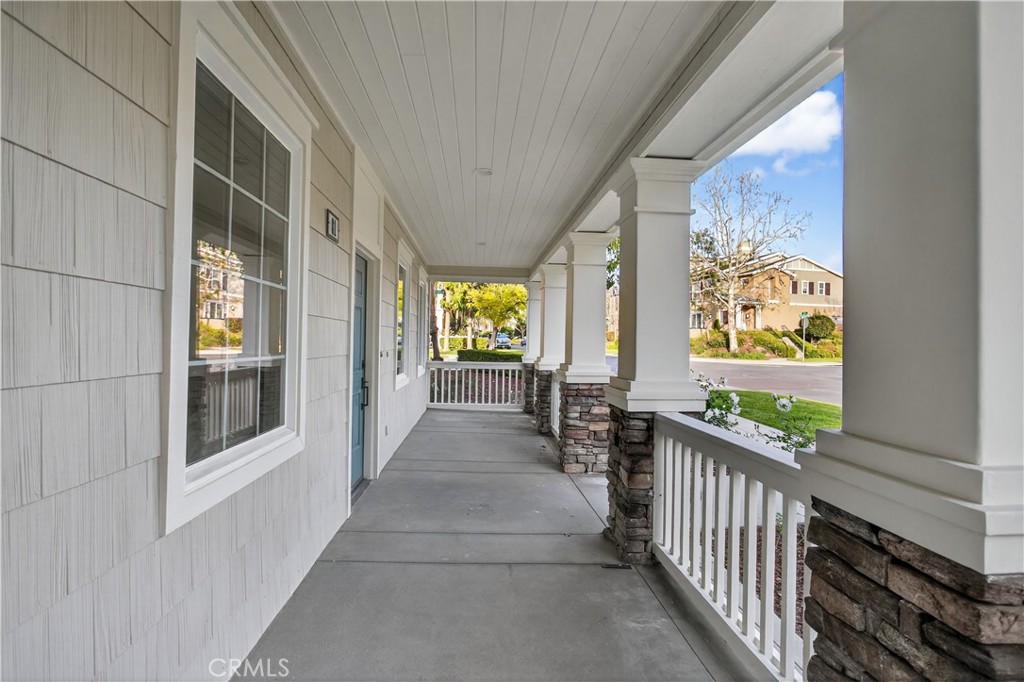 81 Zinnia Street Ladera Ranch, CA 92694 - Photo 34 of 47 a view of a narrow alley