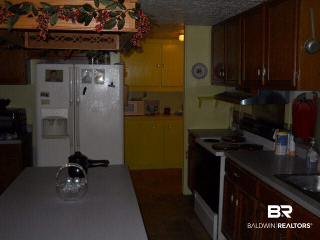 484 Hollington Road Brewton, AL 36426 - Photo 4 of 11 Kitchen