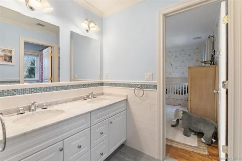 $3,295,000 | 33 Wynmor Road, Scarsdale, NY 10583