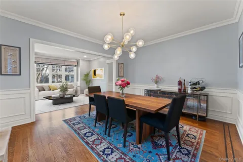 $3,295,000 | 33 Wynmor Road, Scarsdale, NY 10583