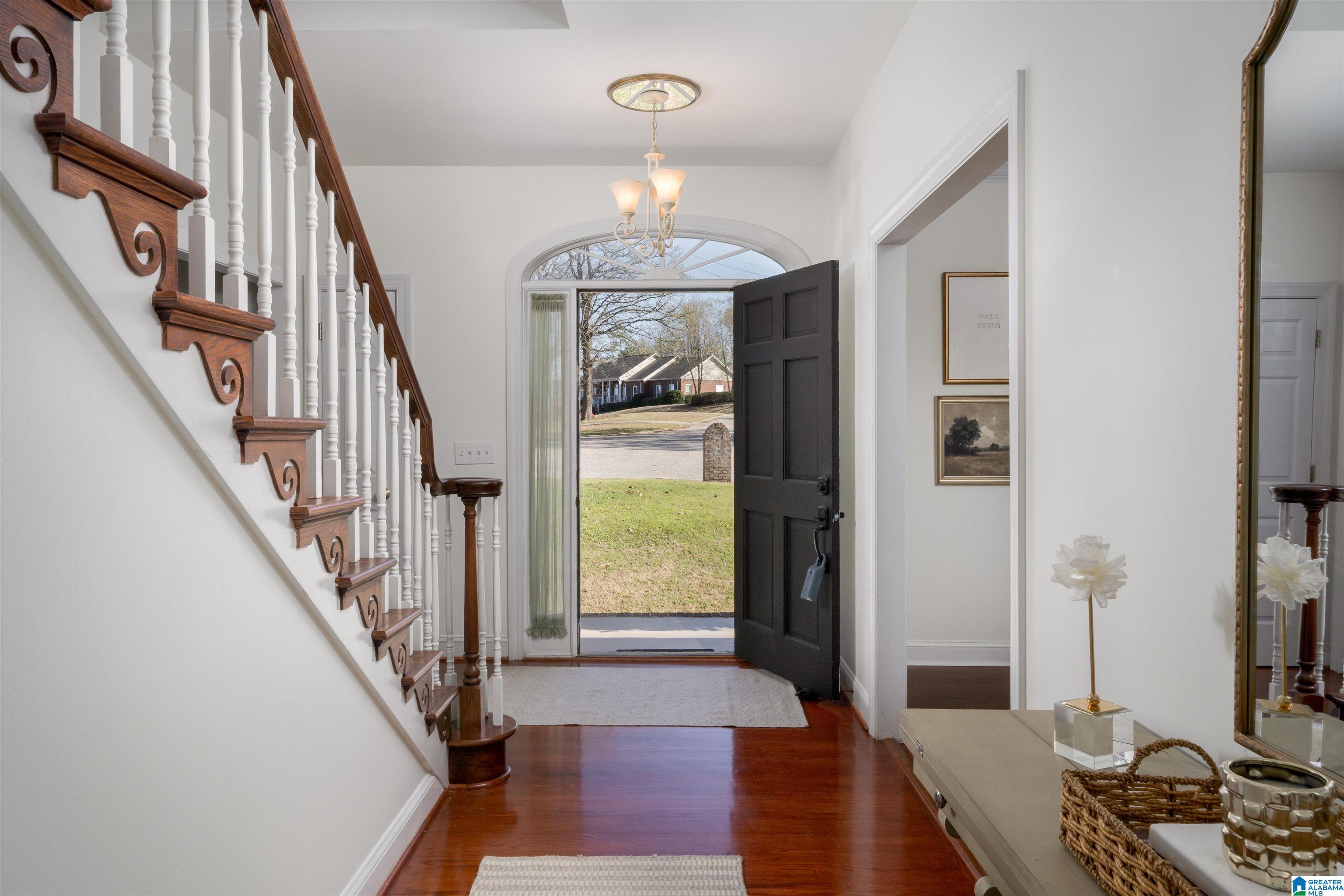 109 Kingsley Circle Alabaster, AL 35007 - Photo 2 of 47
