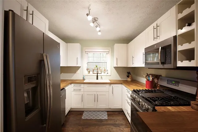 $190,000 | 310 Natchez Trace, Atlanta, GA 30350