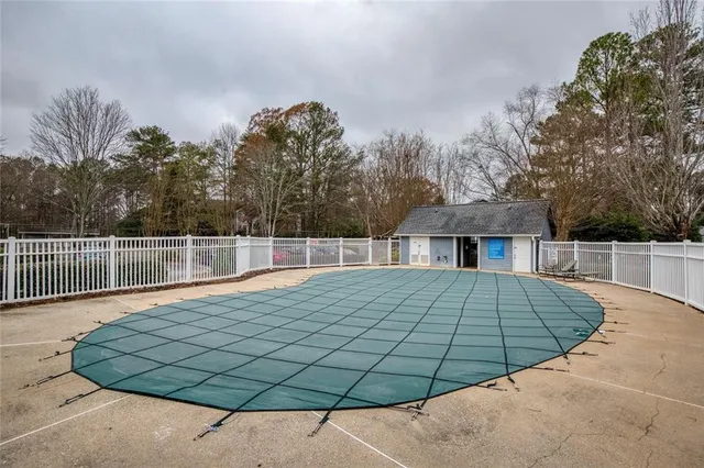 $190,000 | 310 Natchez Trace, Atlanta, GA 30350