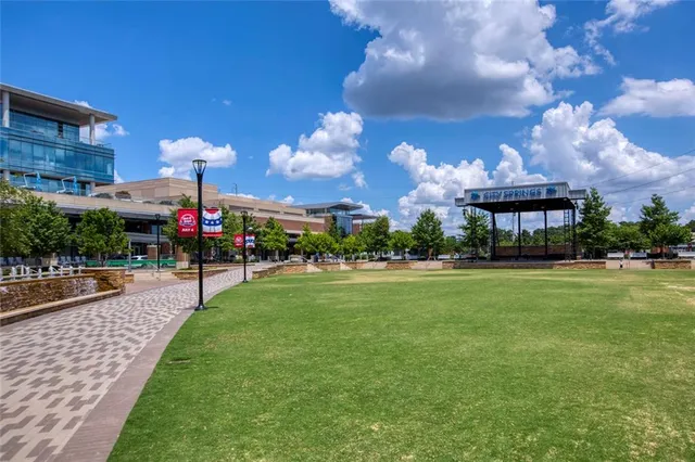 $190,000 | 310 Natchez Trace, Atlanta, GA 30350