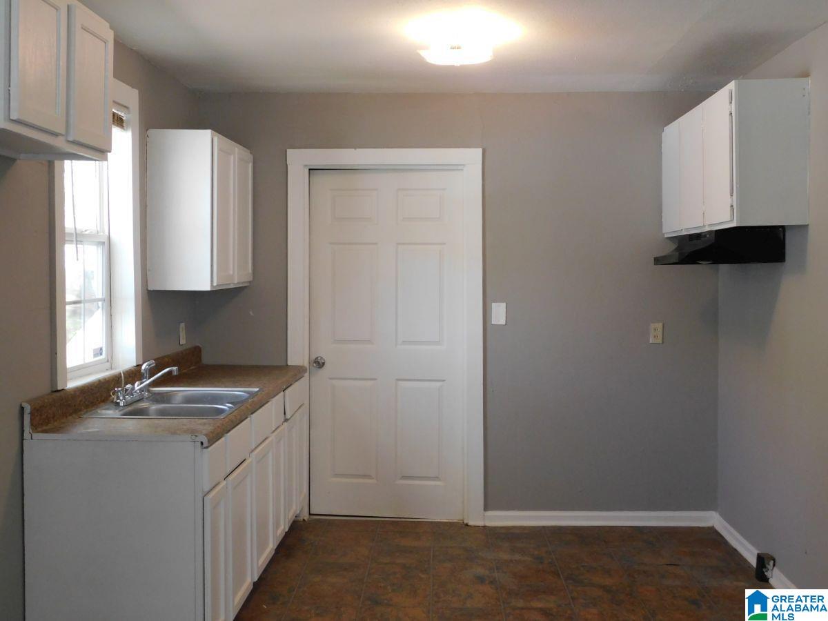 1233 15th Way Southwest Birmingham, AL 35211 - Photo 4 of 9