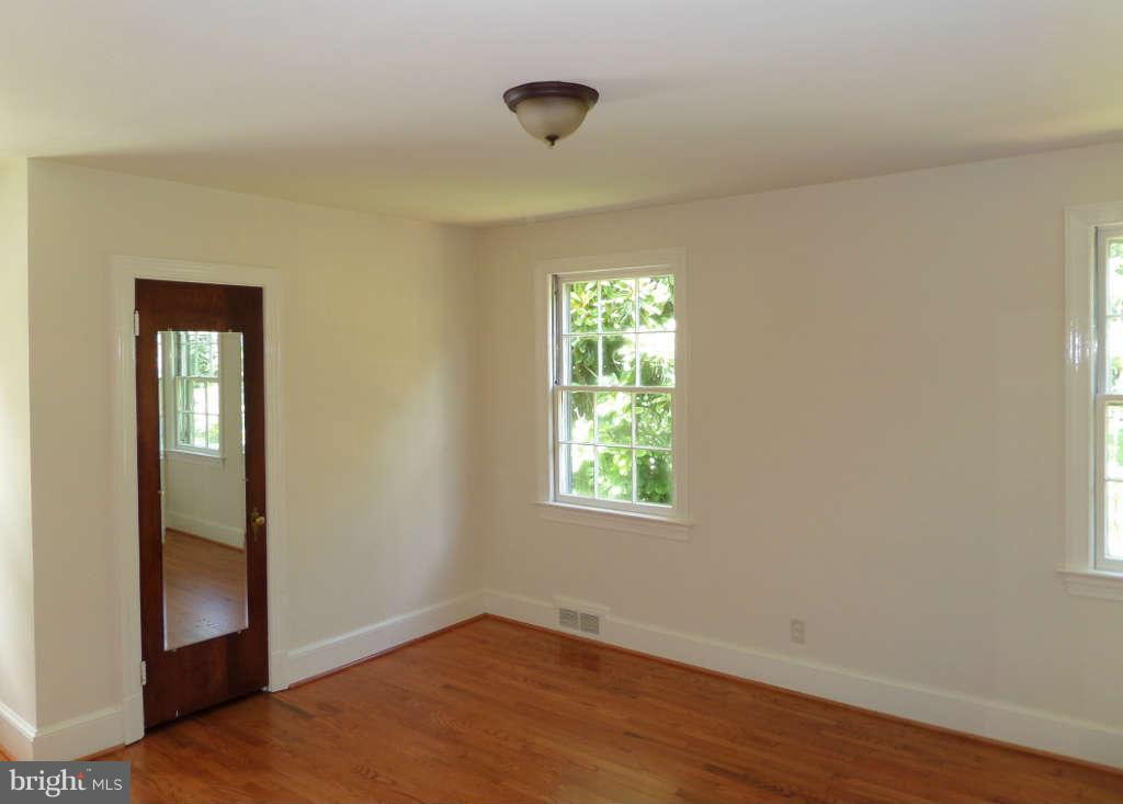60 Frazier Road Warrenton, VA 20186 - Photo 22 of 30 Bedroom Two