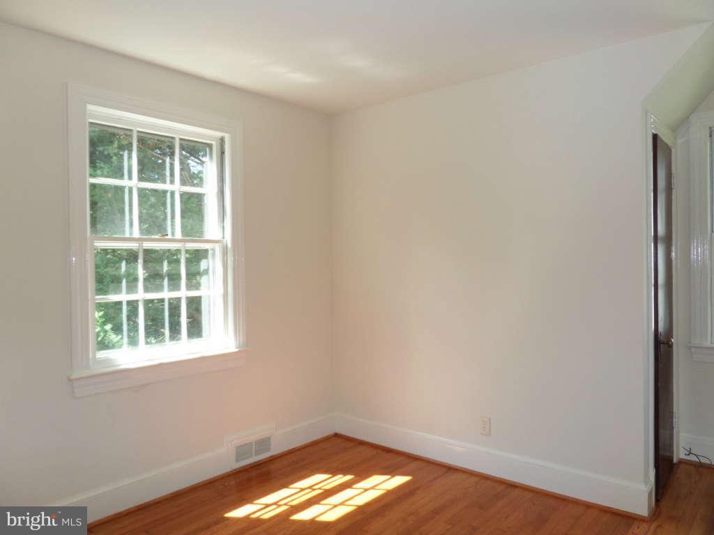 60 Frazier Road Warrenton, VA 20186 - Photo 23 of 30 Bedroom Three